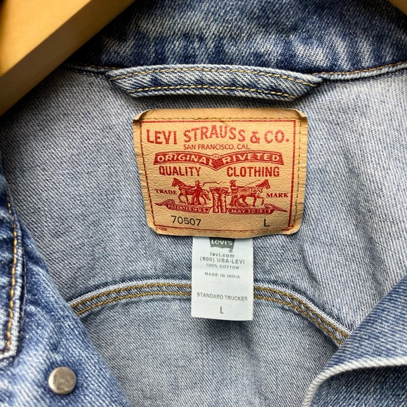 Vintage Men's Levi's Denim Trucker Jacket 70507-0389 Size Large Blue Med Wash - Picture 2 of 7